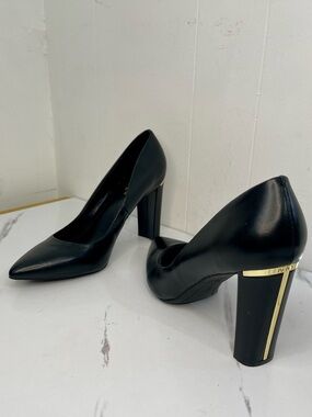Classic Black Pointed-Toe High Heel Pumps, Size 9.5M Mark New York